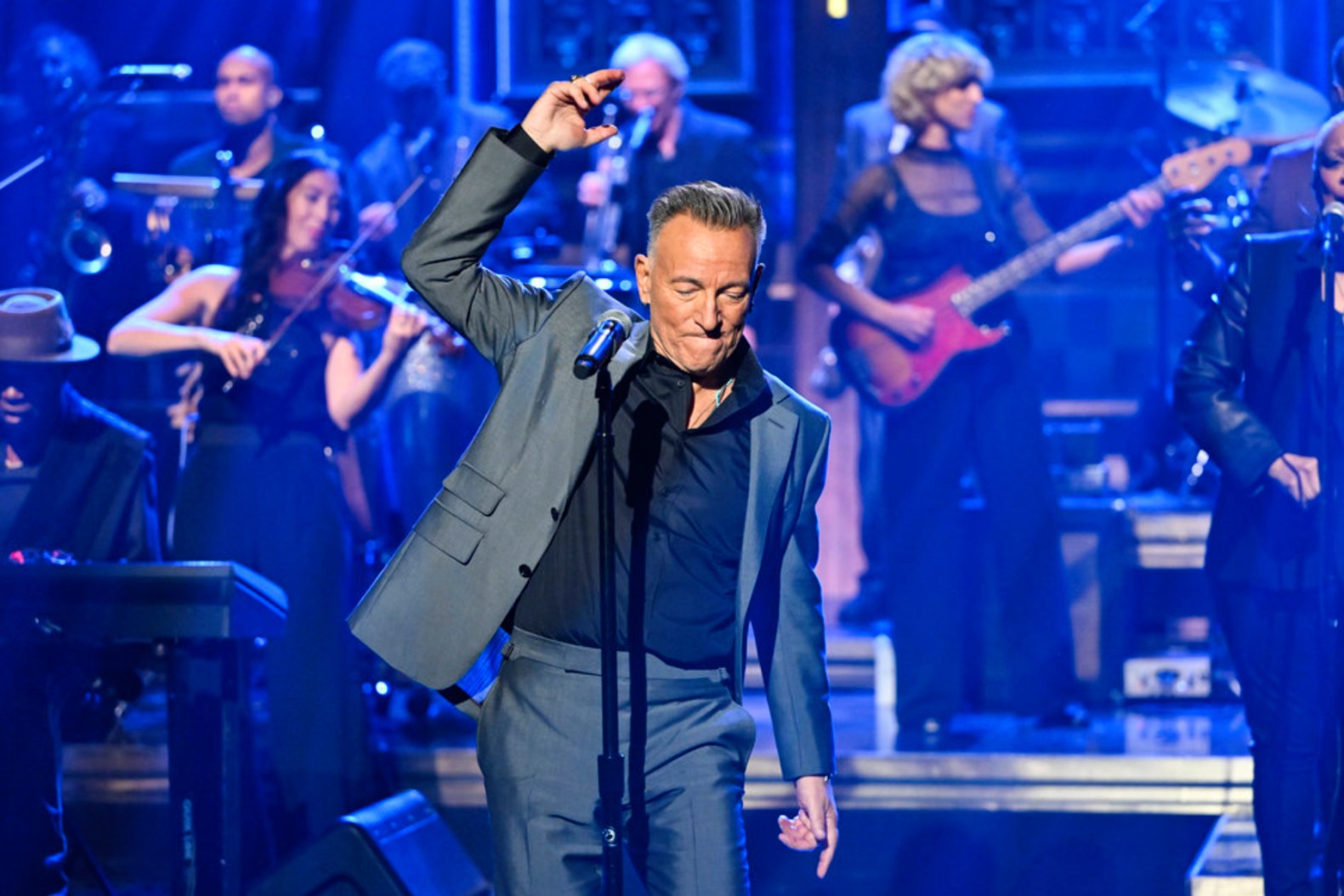 Bruce Springsteen Invites Taylor Swift to E Street on 'Tonight Show'