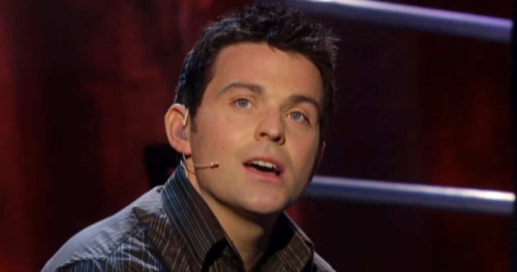 Celtic Thunder Gives Chilling Performance of 'Brothers In Arms' | FaithPot