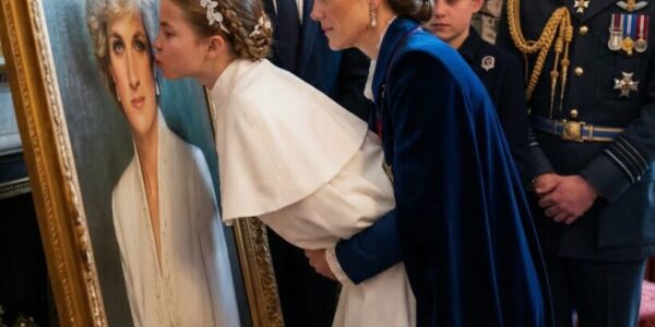 Today, a silent portrait spoke. Blood whispered secrets through a haunting melody. The palace walls finally wept. 💧