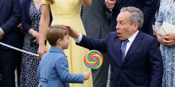 George’s Secret Strike! 🕵️‍♂️ A silent shadow drifted through the Palace’s golden halls.