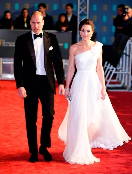 Kate Middleton đeo hoa tai của công nương Diana lên thảm đỏ BAFTA - Báo VnExpress Giải trí