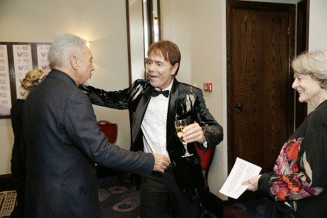Tom Jones Sir Cliff Richard Foto de stock de contenido editorial - Imagen de stock | Shutterstock Editorial