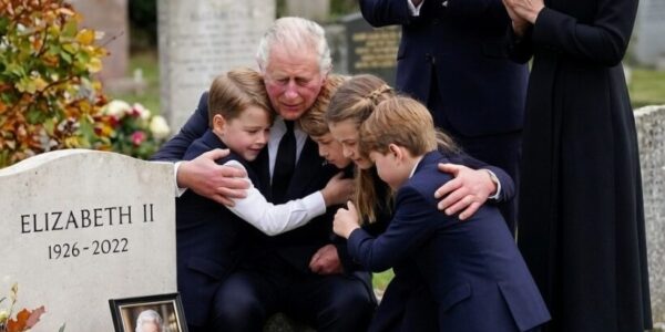 Secret Grave Visit! 🕯️ A secret royal visit turned into a public heartbreak.