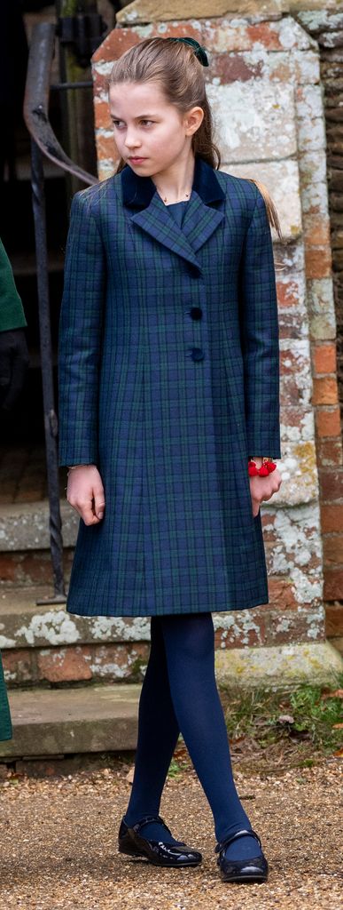 Bức ảnh sinh nhật 9 tuổi của Công chúa Charlotte tạo cơn sốt ...