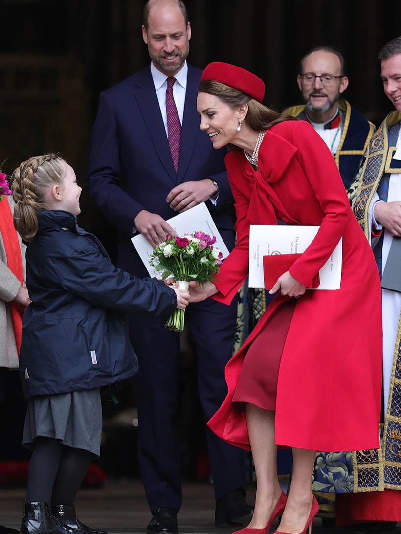 🚨 ROYAL MOMENT NO ONE SAW COMING! Cameras caught a surprising scene that has everyone talking. 👑…