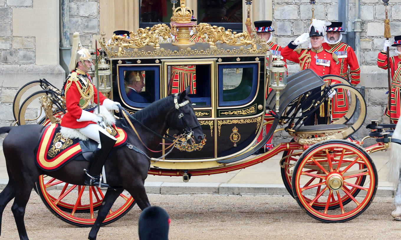 Cỗ xe ngựa 174 năm tuổi được Vua Anh dùng để đón ông Trump - Báo VnExpress