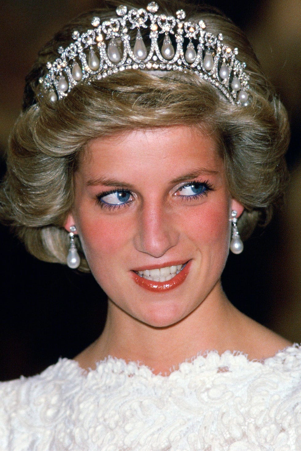 The Princess of Wales wears Princess Diana's tiara & her ...