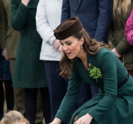 PROTOCOL SHATTERED! 🚨 When a little girl tripped, Princess Catherine didn’t just stop—she bowed to the child! 😭 This unscripted act of pure humility has the world sobbing with admiration.
