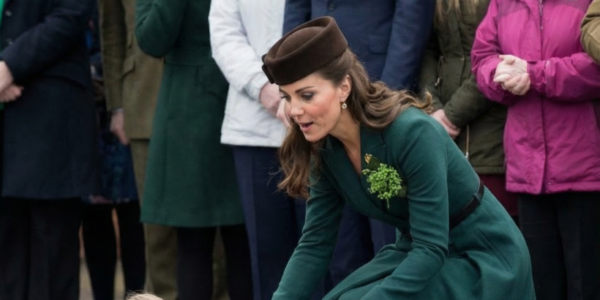 PROTOCOL SHATTERED! 🚨 When a little girl tripped, Princess Catherine didn’t just stop—she bowed to the child! 😭 This unscripted act of pure humility has the world sobbing with admiration.