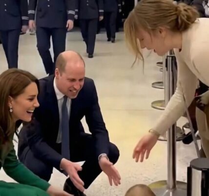 THE CUTEST SECURITY BREACH! 👶🚨 A Tiny Gate-Crasher Steals Kate and William’s Spotlight!