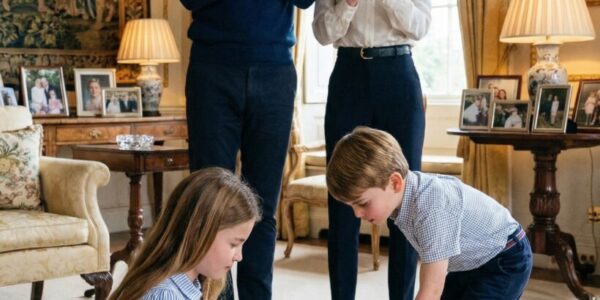 SHE HAS THE DIANA TOUCH! 🖌️🌟 Princess Charlotte just stunned the Palace with a secret gift for Prince William.
