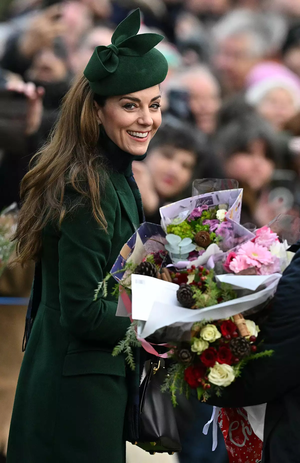 Loạt trang phục Giáng sinh của Kate qua các năm - Ngôi sao